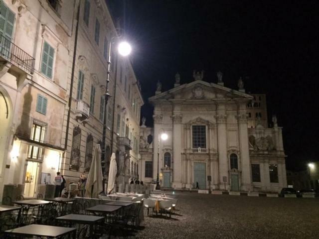 Palazzo Guerrieri Da Fermo Leilighet Mantova Eksteriør bilde
